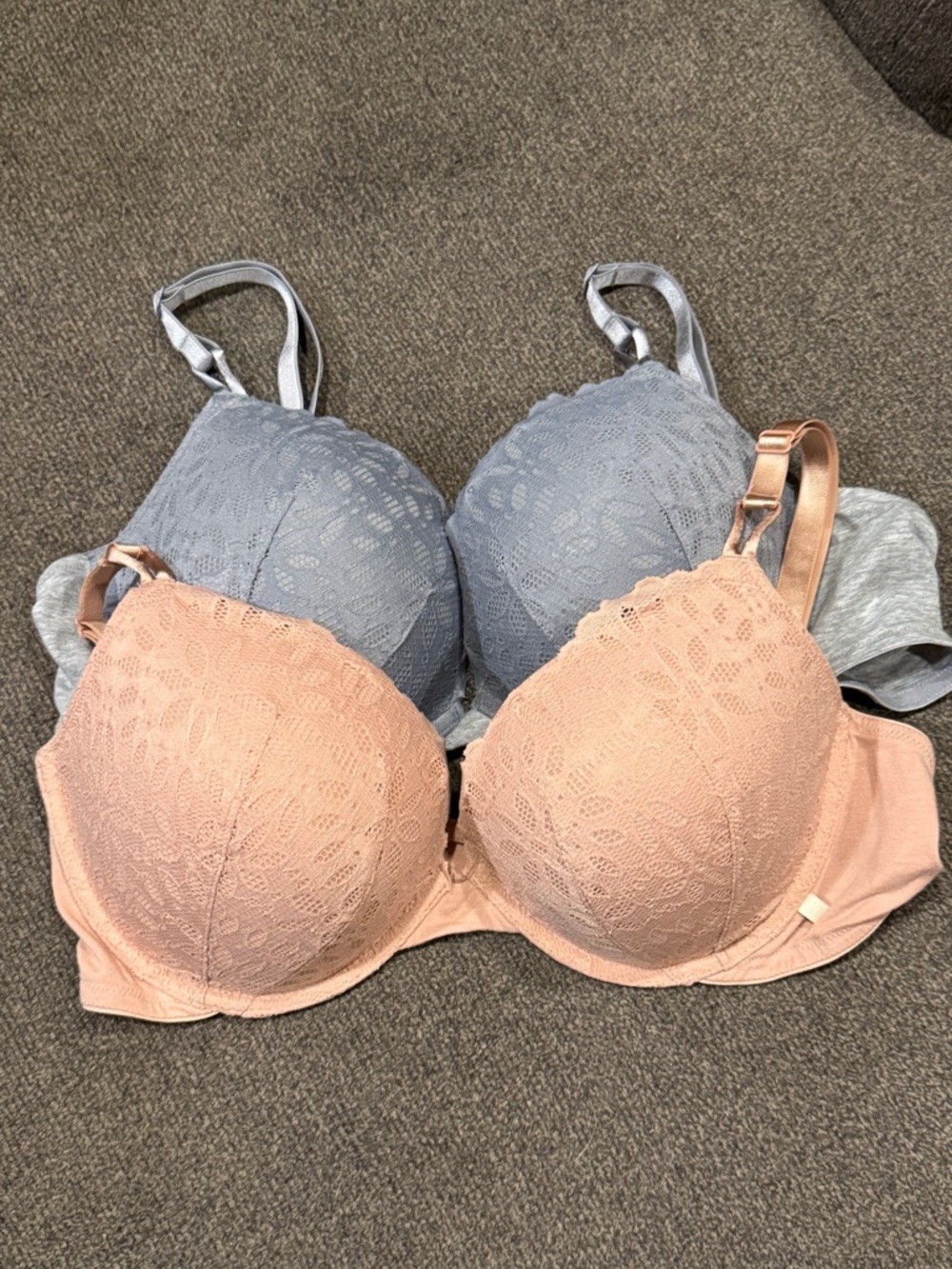 Bundle - Victoria’s Secret Lace Push-Up Bras 40 D peach and dusty blue